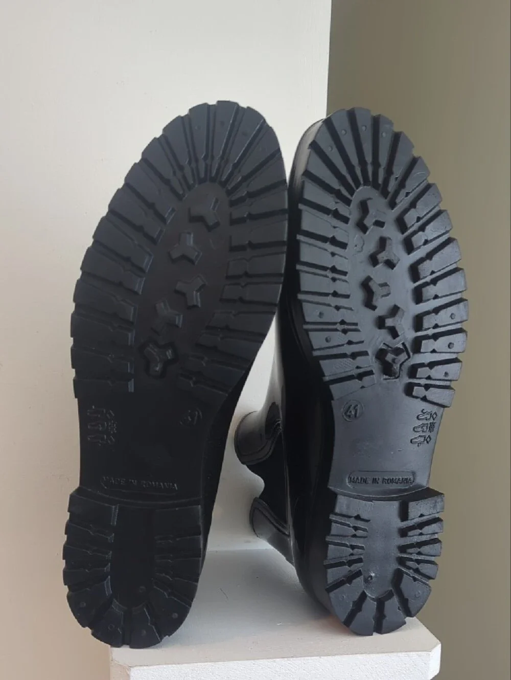 Matt & Nat sleek patent